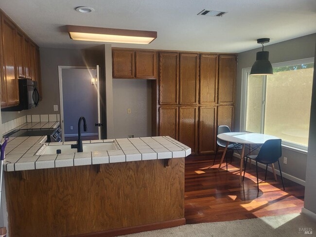 Building Photo - 496 Lupine Cir