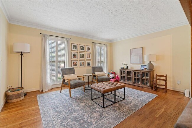 Building Photo - 766 Chesterfield Dr