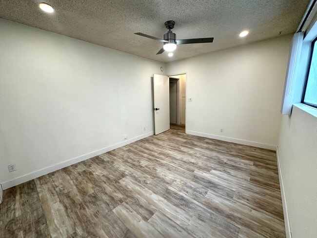 Building Photo - 12117 Pacific Ave