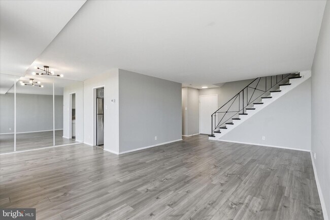 Building Photo - 301 N Beauregard St