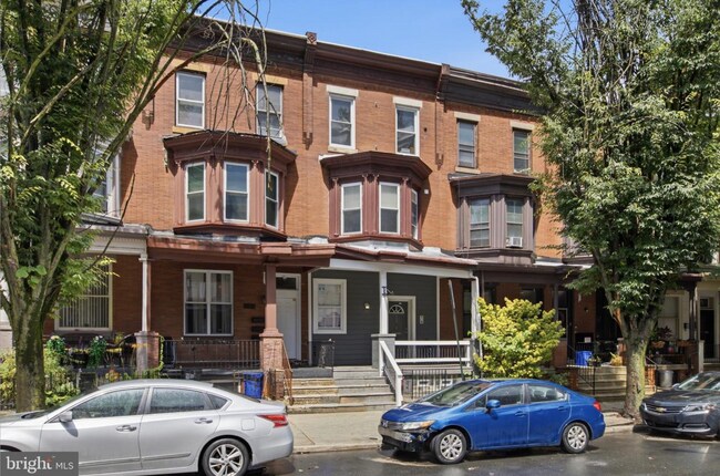 Building Photo - 2238 N Park Ave