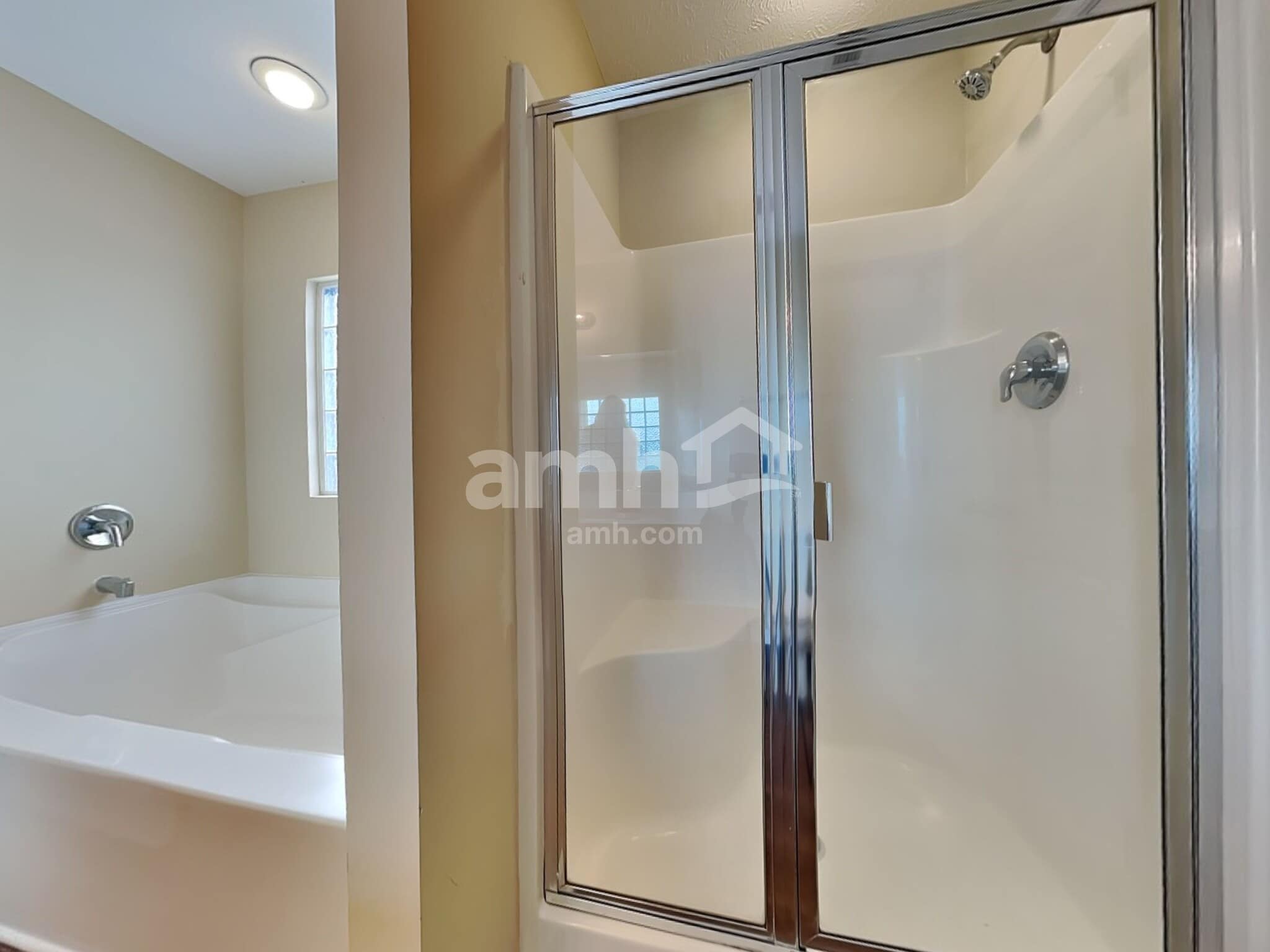 Building Photo - 256 Neal Ave