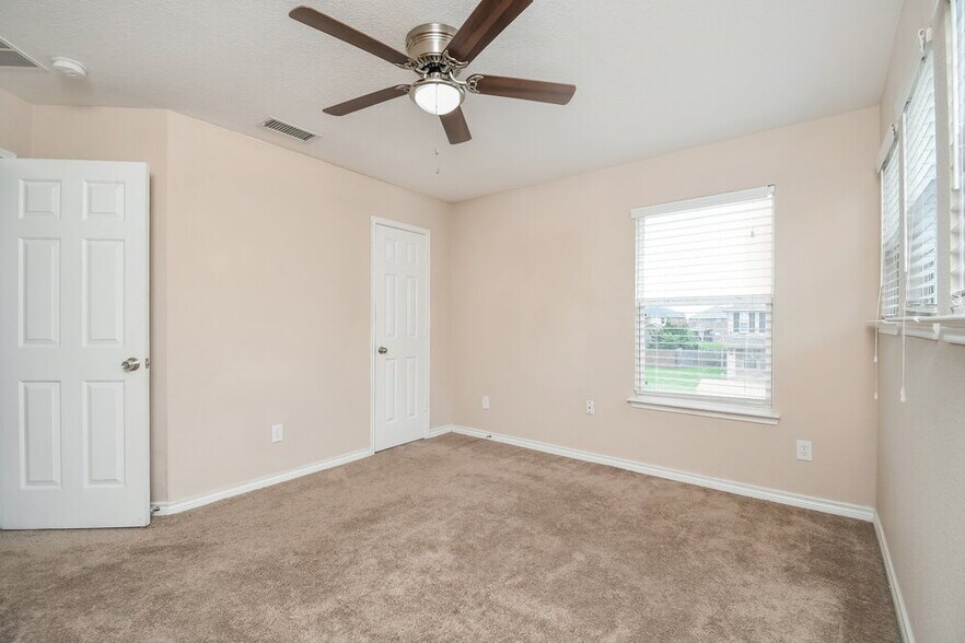 Building Photo - 5328 Nueces Ln