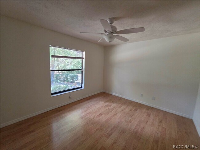 Building Photo - 1600 W Ivorywood Dr