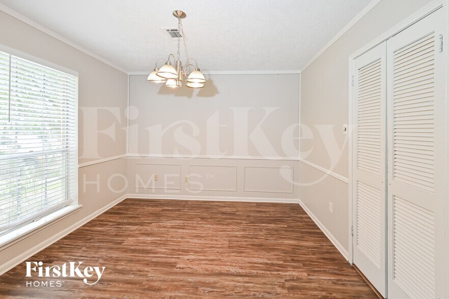 Building Photo - 3806 Fairvalley Dr