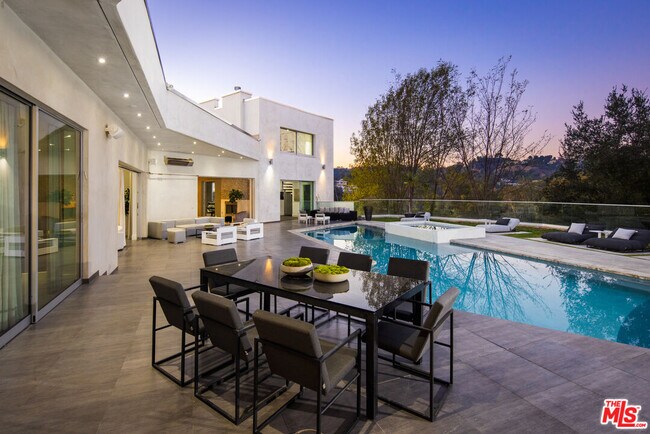 Building Photo - 2666 Hutton Dr