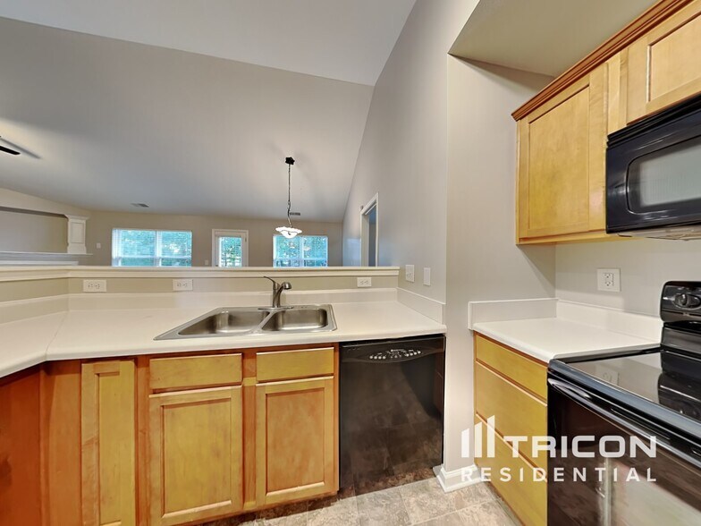 Building Photo - 142 Jacobs Woods Cir