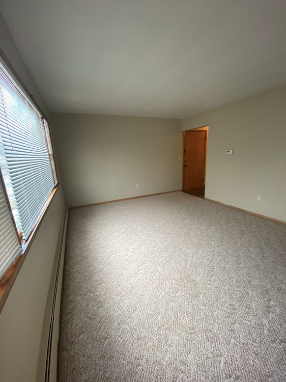 Building Photo - 1211-11 1/2 11 1/2 St N