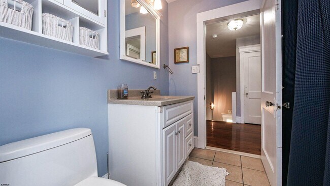 Building Photo - 26 S Oakland Ave