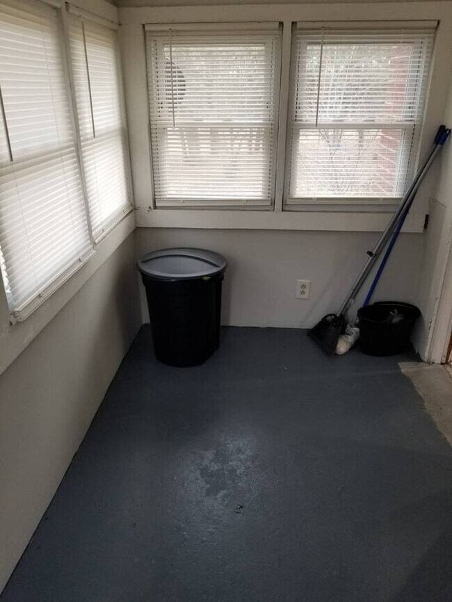Building Photo - Remodeled Home