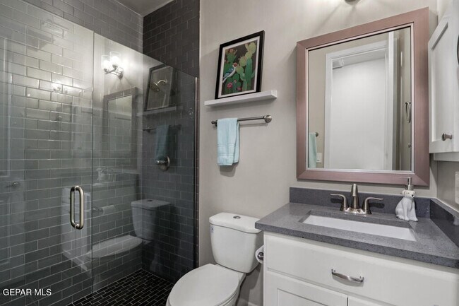 Building Photo - 4556 Marisabel Azcarate St