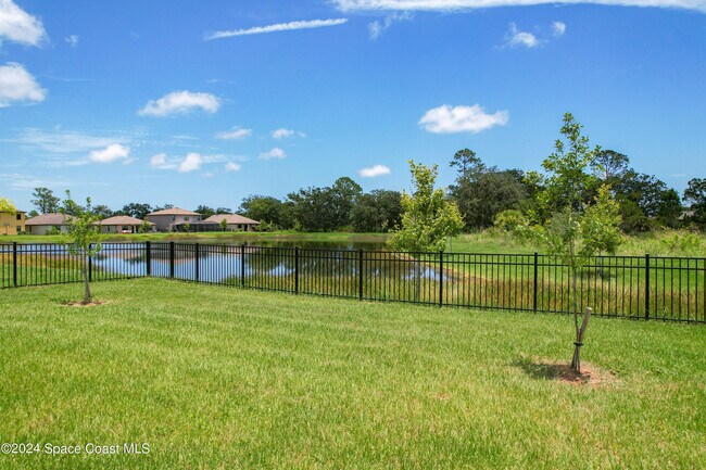 Building Photo - 2243 Capital Dr