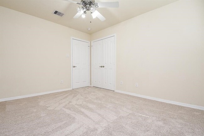 Building Photo - 8908 Clovermist Dr