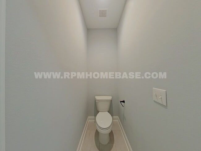 Building Photo - Elegant, 4 Bed, 3.5 bath Nearly New & Move-In Ready in Shalimar