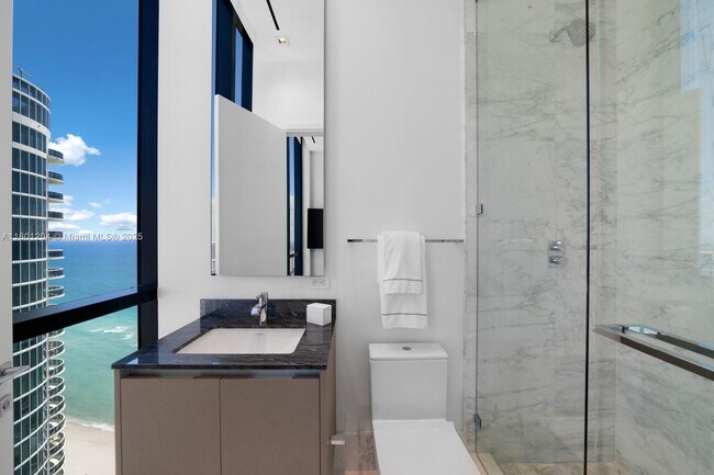 Building Photo - 17141 Collins Ave