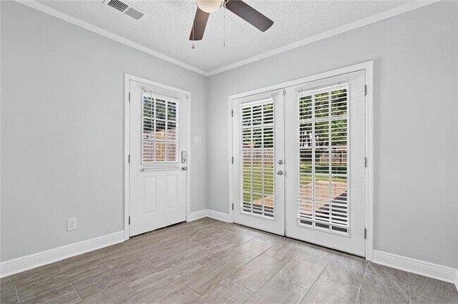 Building Photo - 1040 Smokerise Dr