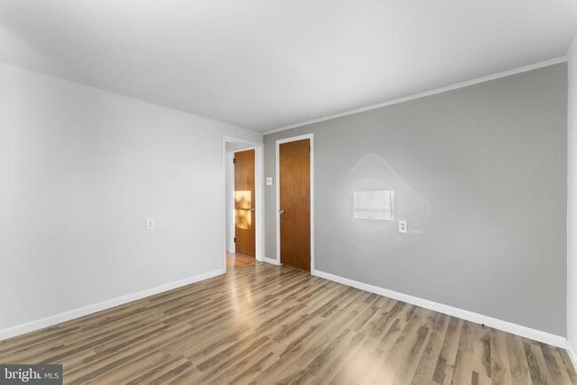 Building Photo - 225 Pershing Ave