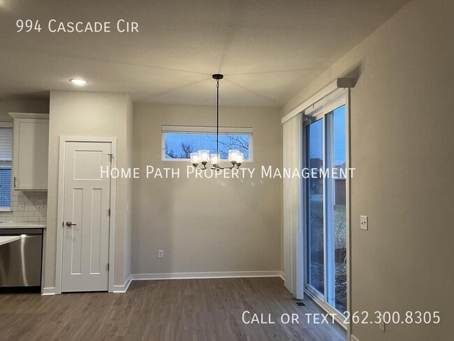 Building Photo - 994 Cascade Cir