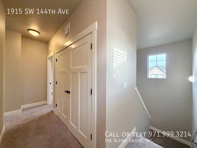 Building Photo - 1915 SW 144th Ave