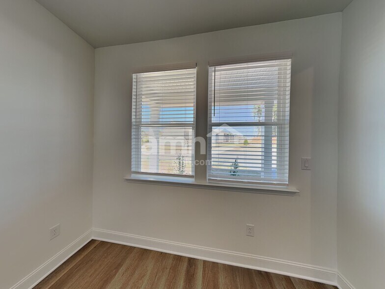Building Photo - 1409 Aquamarine Dr