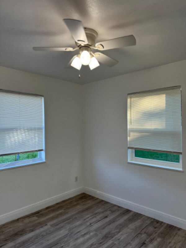 Building Photo - 110 SE El Sito Ct