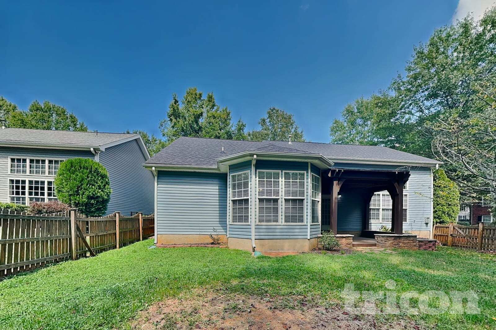 Building Photo - 15609 Carrington Ridge Dr