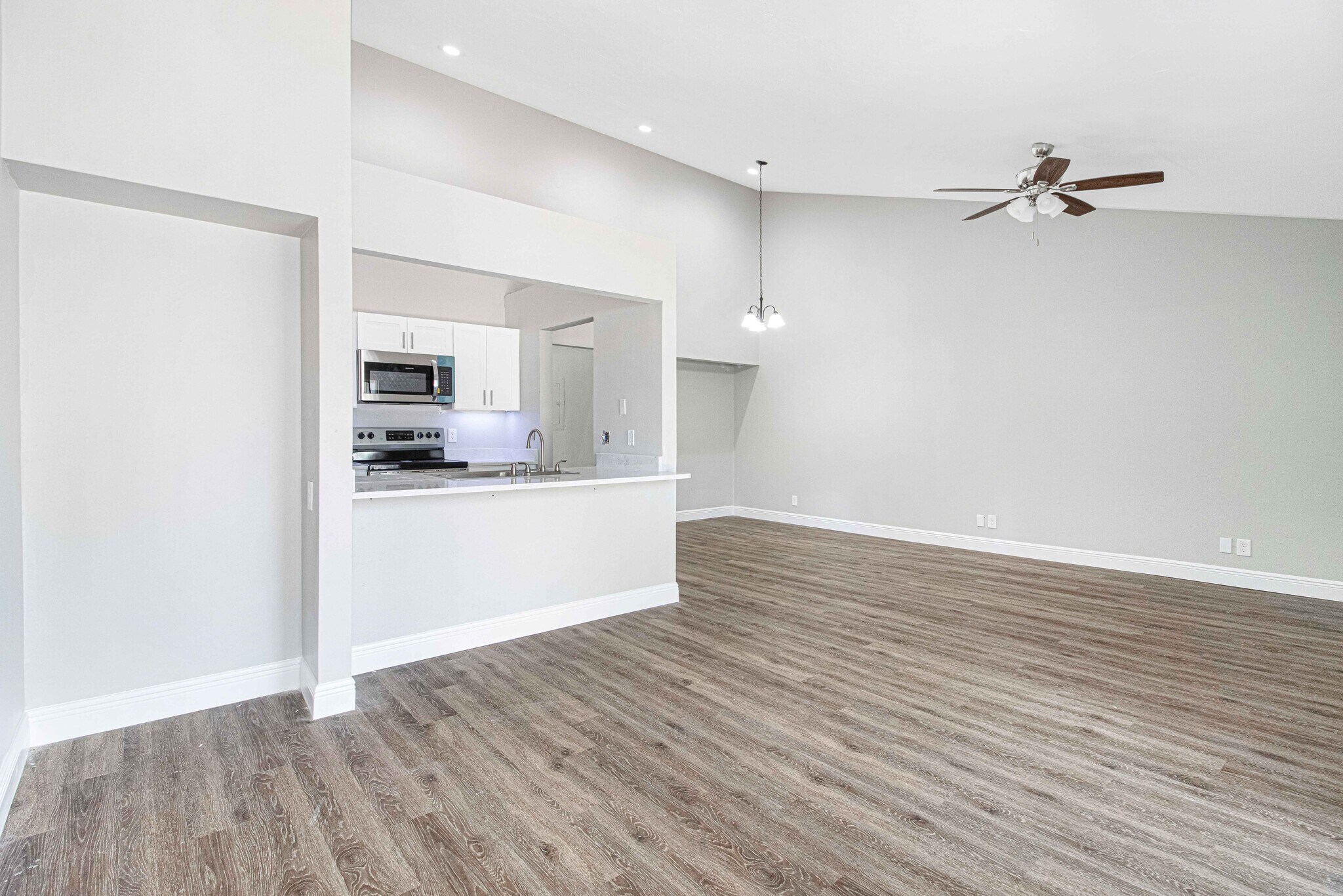 Building Photo - 4111 SE 22nd Ave