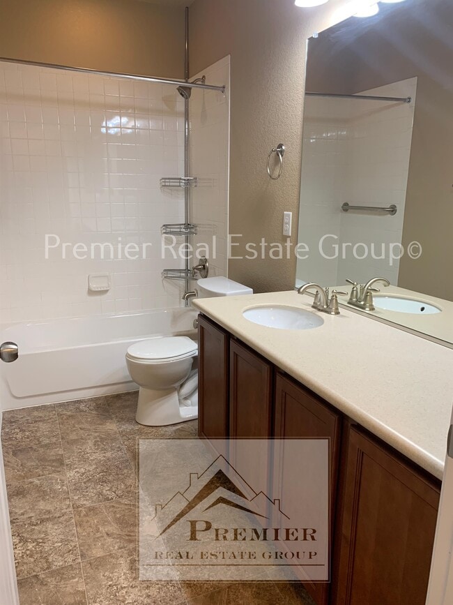 Building Photo - 5948 Revelstoke Dr