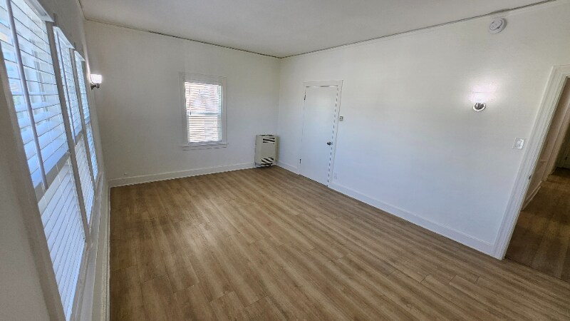 Building Photo - 427-431 Normandie Ave