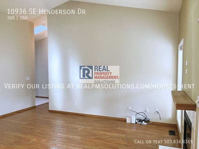 Building Photo - 10936 SE Henderson Dr