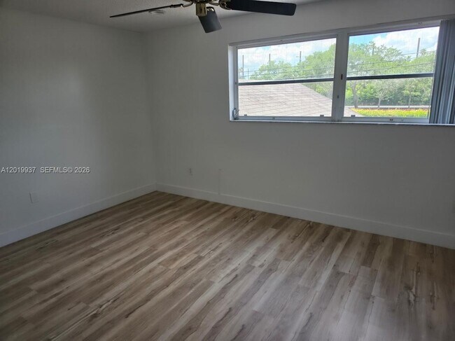 Building Photo - 1325 NW 124th Ave
