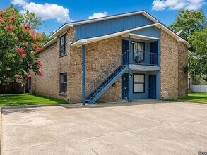 Building Photo - 844 Hammond Manor Dr