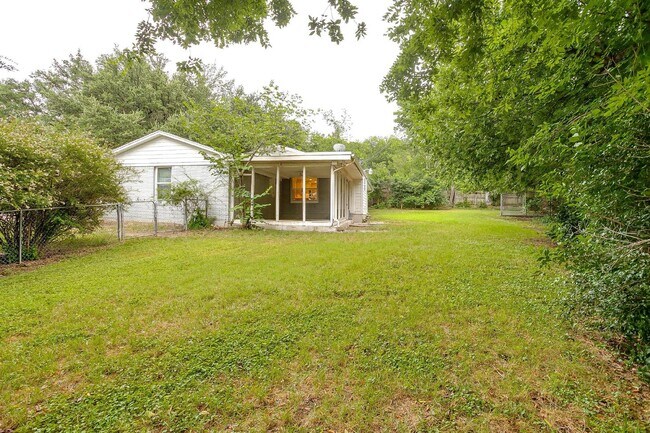 Building Photo - Charming 3-Bed, 2-Bath Home in Fort Worth'...