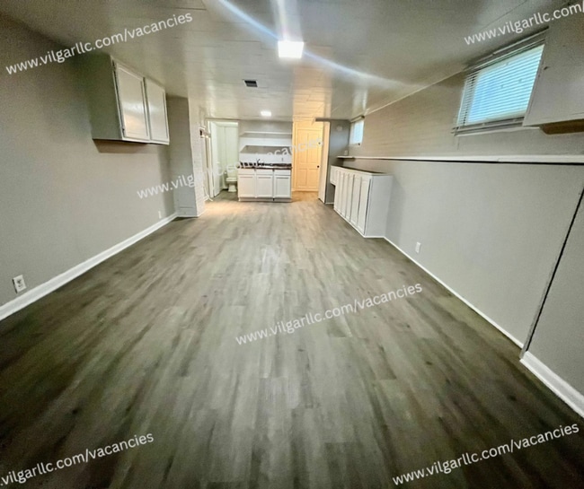 Building Photo - 1605 Pine St