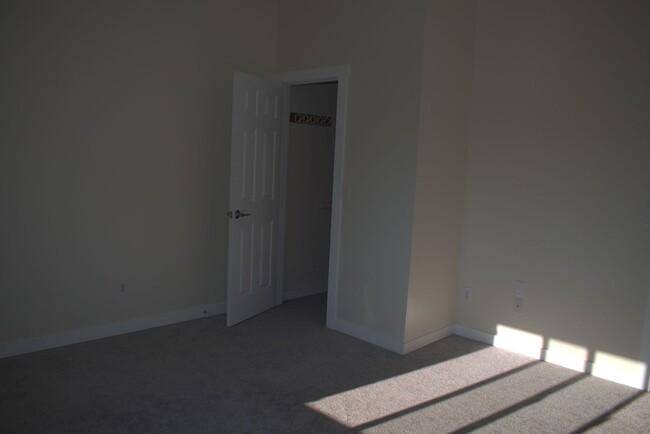 Building Photo - OPEN HOUSE SATURDAY 5/3/25 FROM 1:00-3:00 ...