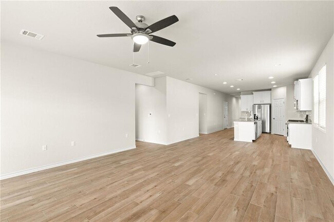 Building Photo - 1607 Denesa Dr