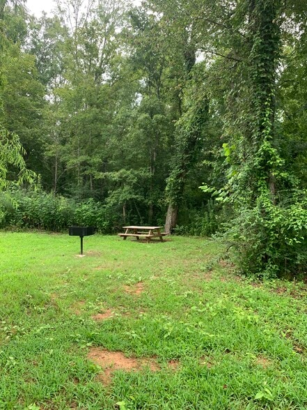 Building Photo - 1112 Cardinal St #112