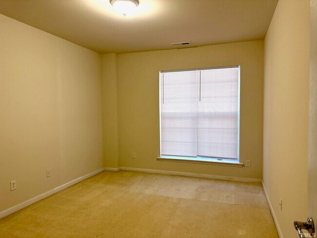 Building Photo - 2014 Addenbrock Dr
