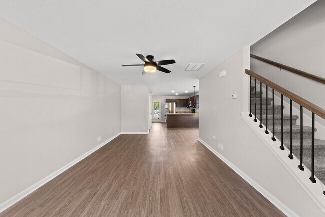 Building Photo - Gorgeous End Unit Townhome for Rent!!
