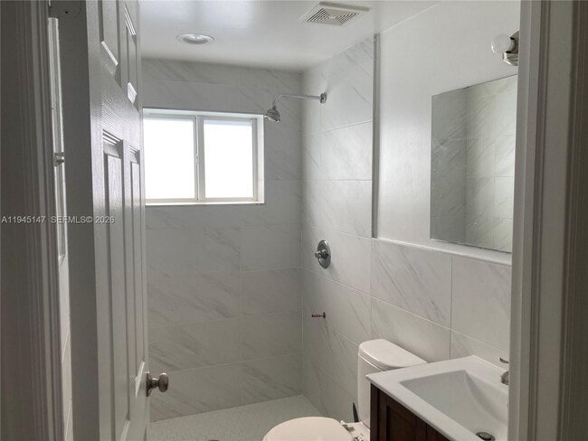 Building Photo - 447 SW 78th Ct