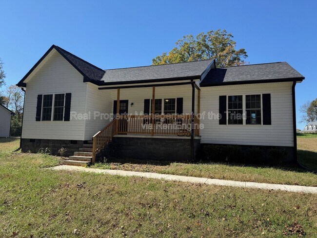 Primary Photo - 3773 Hinshaw Country Rd