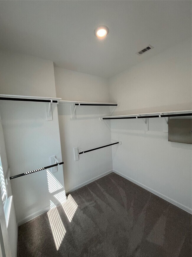 Building Photo - 10646 Cabot Trl