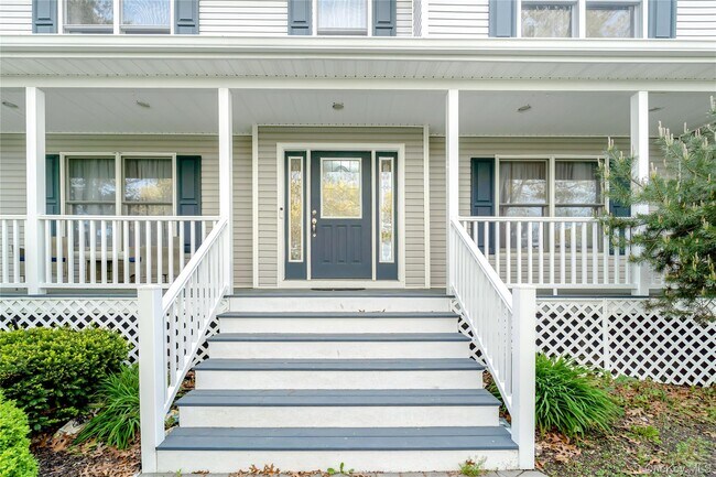 Building Photo - 212 Fairway Dr