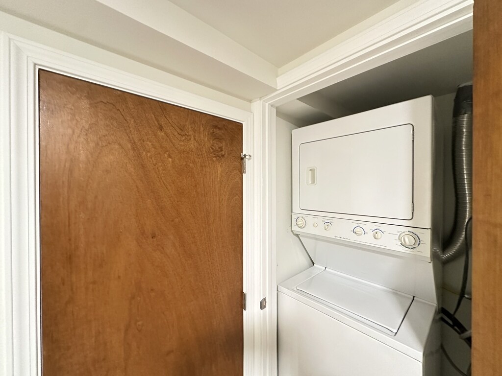 Building Photo - 5808 N Broadway St