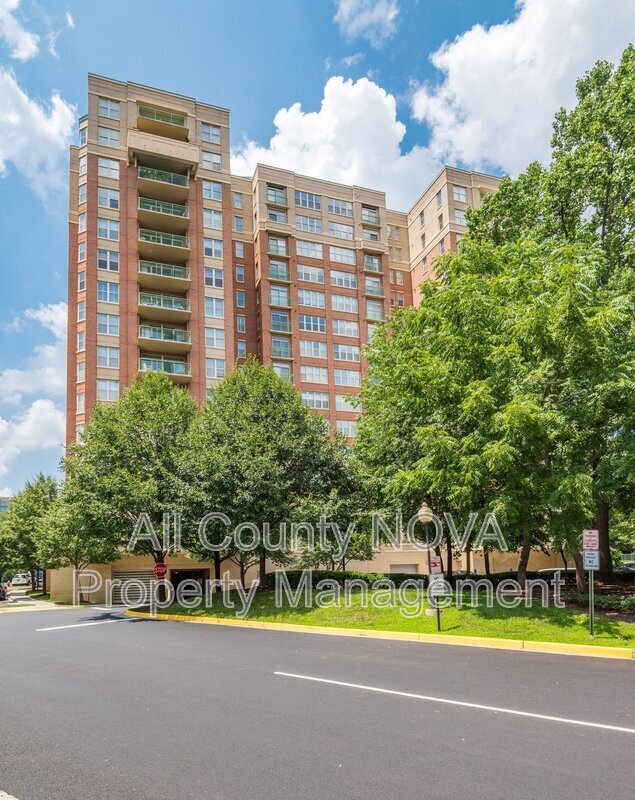 Building Photo - 11776 Stratford House Pl