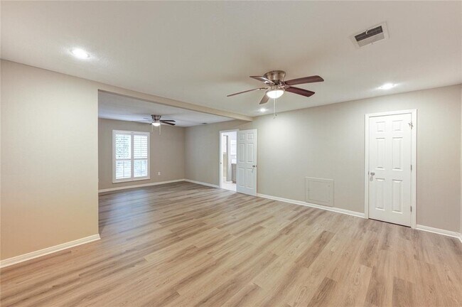Building Photo - 25507 Glen Loch Dr