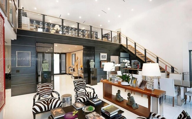 Building Photo - 6611 Leonardo St