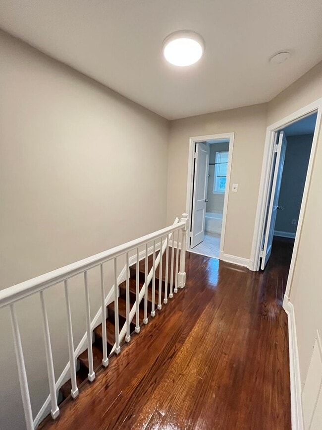 Building Photo - Beautiful 3 Bedroom 1 Bathroom East Baltim...