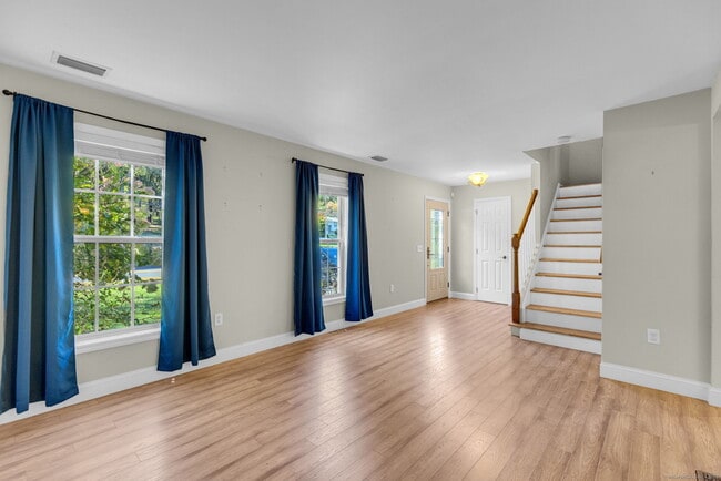 Building Photo - 943 Mt Vernon Rd