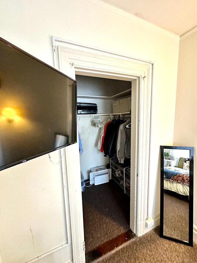 Building Photo - 7 Miner St